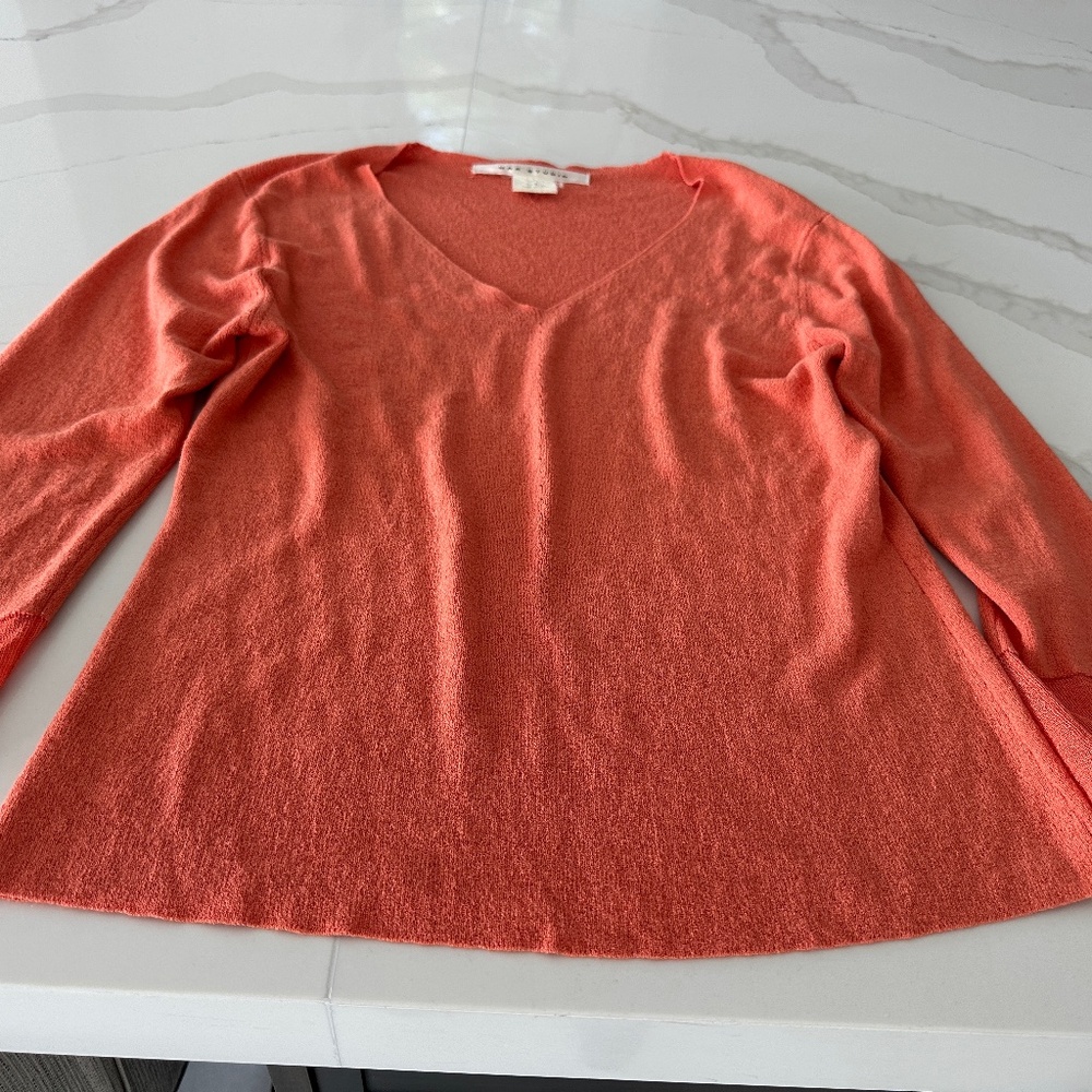 Ladies sweater top size M by Max studio